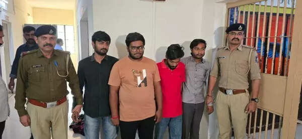 Two murders rock Surat, five arrested