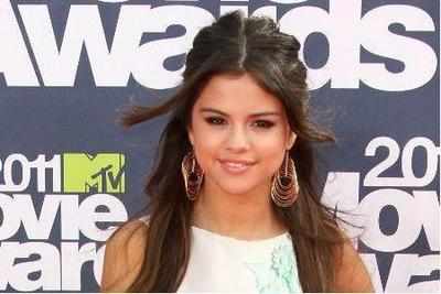 ​Selena Gomez: Prefer to date low-key artist