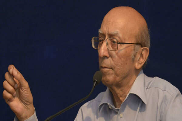 Tarun Das educated the gen-next about the nitty-gritty ofUnion Budget at G S College in Nagpur