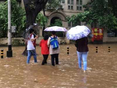 Heavy rains lash Mumbai, water-logging, traffic jams reported; flights delayed