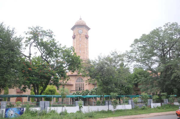 Gujarat University assigns census work to contract employees, triggers row