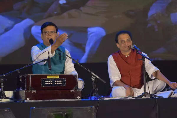 Chat with Gadkari led to birth of song ‘Damlelya Babachi Kahani’: Kulkarni
