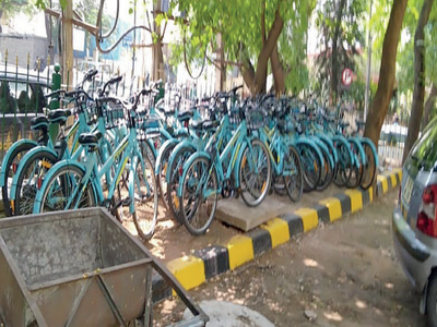 Corporator ‘tows away’ bicycles