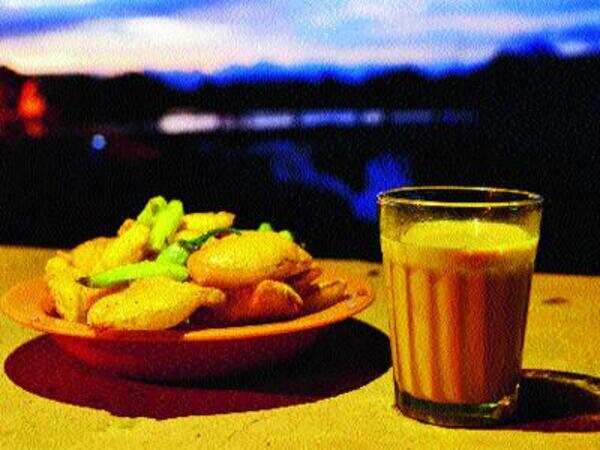 This blue-eyed chaiwala is being called Pakistan's 'nuclear weapon'