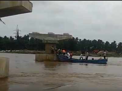 Andhra Pradesh: Yet another boat capsizes in Godavari, several students feared dead