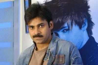 Complaint againt Pawan Kalyan for tweeting on national anthem, cops seek legal opinion