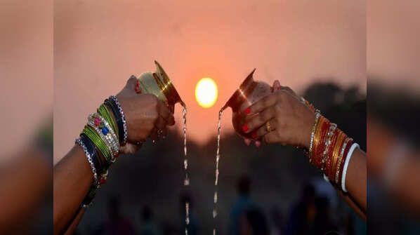 Significance and the right way to offer water to Lord Surya