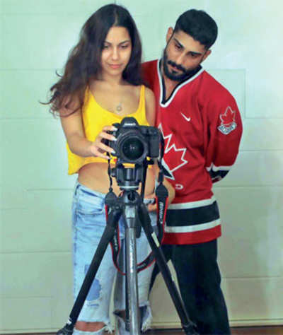 Prateik Babbar finds love with Sanya Sagar