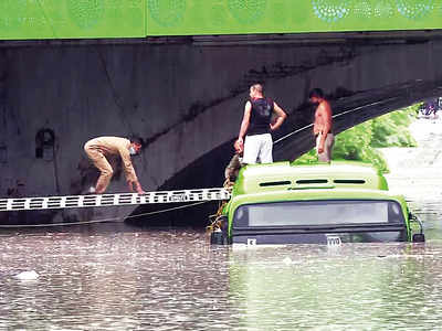Man drowns in waterlogged Delhi street