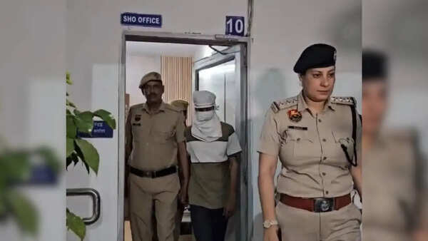 Cabbie molests passenger, lands in police net after 90-min chase in Gurgaon