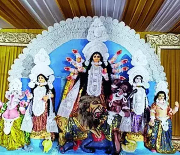 Dixit Nagar pandal a blend of different faiths, spirit supreme
