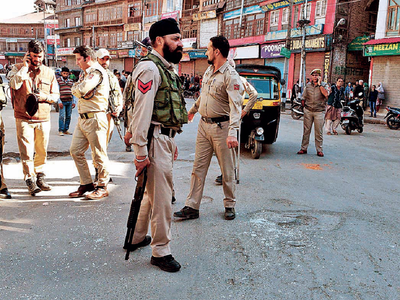 Grenade blast leaves 5 injured in Srinagar