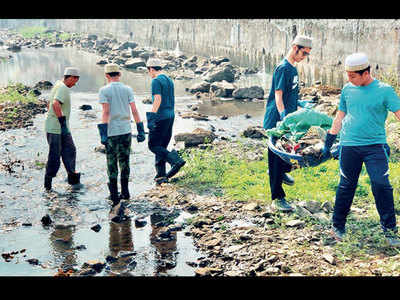 Mithi clean-up drive: Kids collect plastic waste for recycling