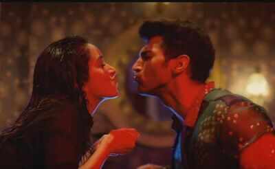 Humma Humma: Ok Jaanu song sees Shraddha Kapoor and Aditya Roy Kapur recreate iconic Bombay number