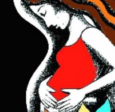 West Bengal: FIR against doctor duo for slapping abusing pregnant woman