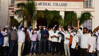 Jaipur: Covid-19 lab at SMS Hospital shut after scuffle between doctors, technicians 