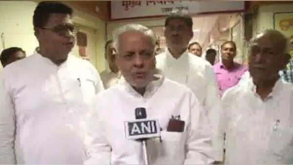 UP: Samajwadi Party lodges complaint with EC for model code violation in Kairana by BJP netas