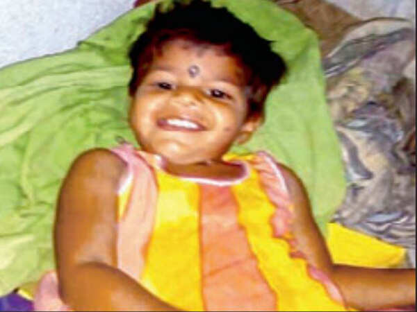 Clock ticks for Chinnari in death pit, rescue botched