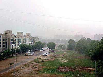 Cyclonic storm Maha likely to cross Gujarat, cities may receive light rain today, tomorrow