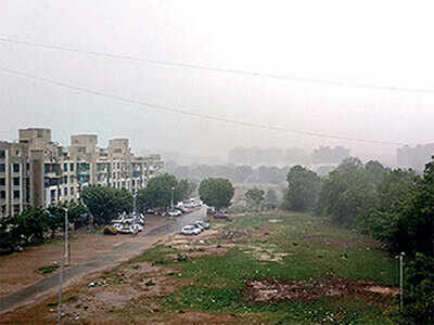 Cyclonic storm Maha likely to cross Gujarat, cities may receive light rain today, tomorrow