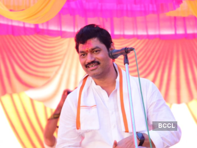 NCP leader Dhananjay Munde to be 'godfather' to newborn found near railway track