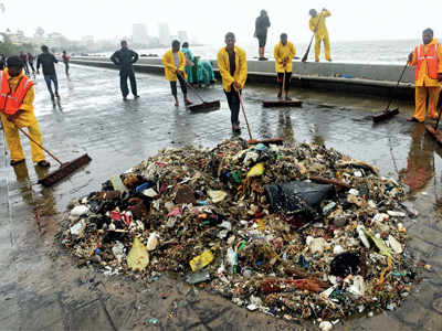 Mumbai rains: Sea spews back trash dumped by citizens, 70 workers have a hard time cleaning it