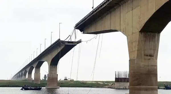 Bhagalpur administration fixes ferry, cargo vessel fares after Vikramshila Setu collapse