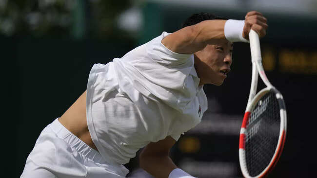 Brandon Nakashima upsets Denis Shapovalov to continue American march at Wimbledon