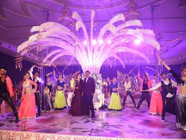 ​This silver wedding anniversary was a grand affair​