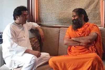 Baba Ramdev meets Raj Thackeray in Mumbai
