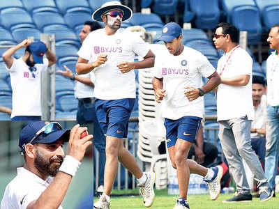 R Ashwin, Mohammed Shami's discontent may have healed by taking wickets