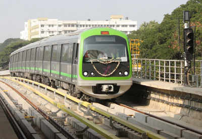 Heavy Metro rush for swearing-in