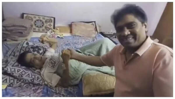 Johnny Lever reveals he visits Junior Mehmood everyday to get an update about him; says 'He has been the inspiration behind my career' - Exclusive