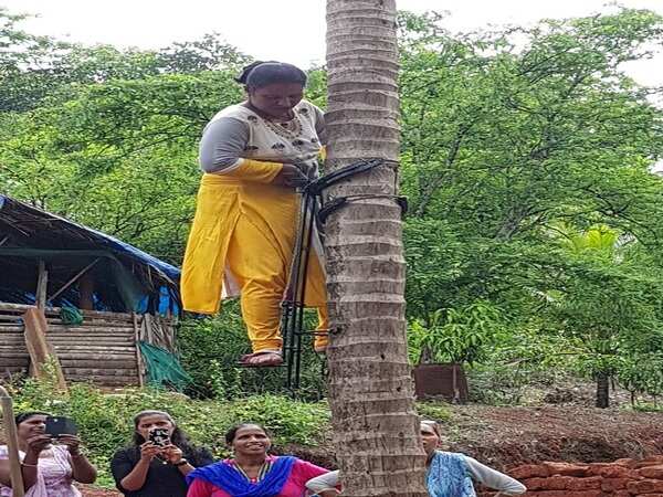 Women padelis soar high