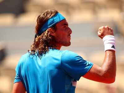 Stefanos Tsitsipas reads book on Roger Federer to reinvent himself