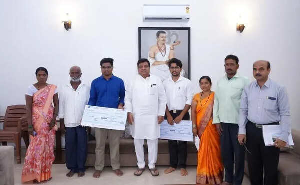 BLDE backs two govt quota MBBS students with financial aid