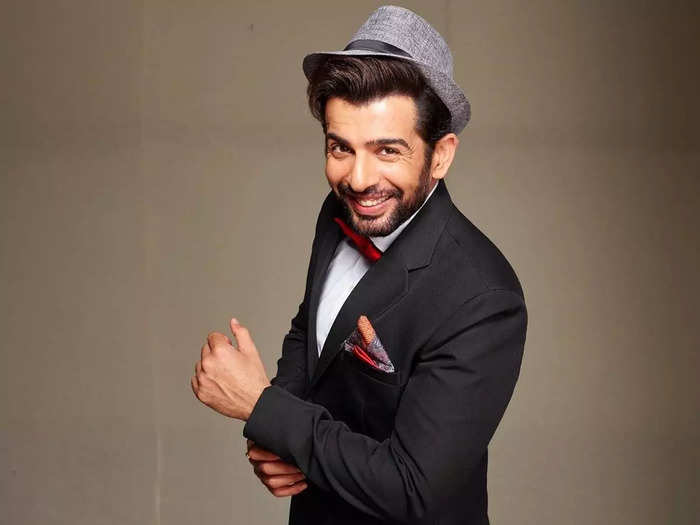 Jay Bhanushali interacts with host Salman Khan about the house.