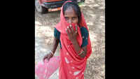 UP: Woman walks 30 km to withdraw Rs 500, no Jan Dhan account, returns empty handed 
