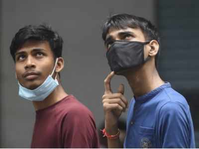 Thane Municipal Corporation brings in police to ensure people wear masks in public