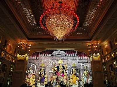 Kolkata pandal recreates Padmaavat's palace for Durga Puja