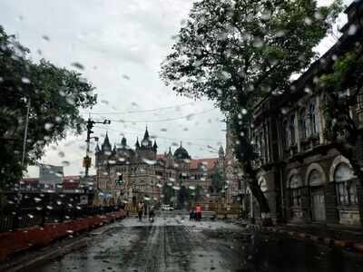 It's raining! Mumbaikars wake up to light showers, cloudy skies