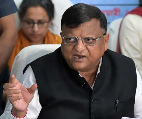 CS Agarwal promises transparent, graft-free administration