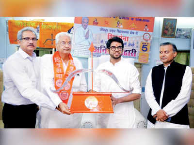 Shiv Sena goes all out to become a national outfit