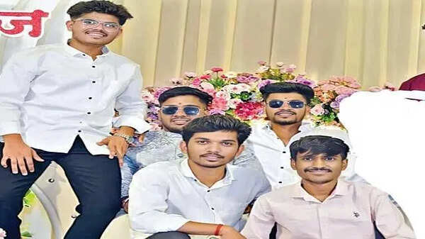 Grief Engulfs Asgaon After Ambenali Tragedy: Four pyres lit at once in village of 400