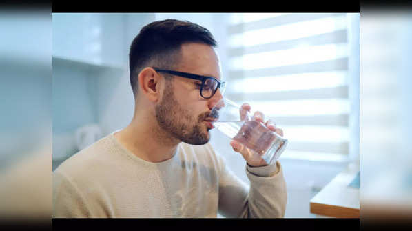 Explained Why You Are Told Drinking Water While Standing Is Bad For You