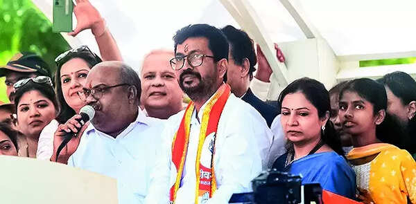 People are upset over Sena split, I am confident of a win: Amol Kirtikar