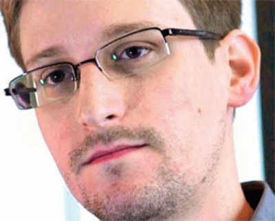 HK snubs US, lets Snowden escape