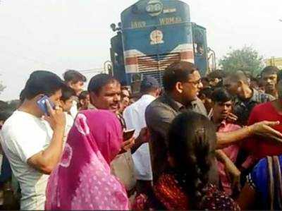 Women stall Delhi-bound train to protest molestation bid