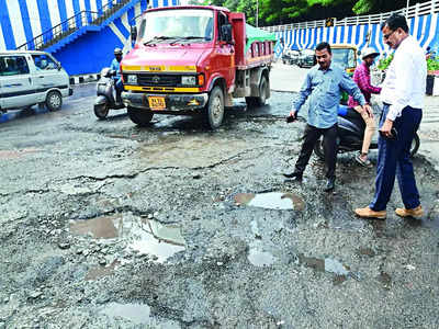 Another deadline for city of broken roads