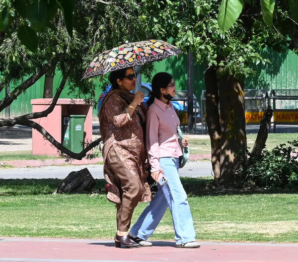 At 38.2°C, city records hottest day of year; mercury may touch 42°C by Friday